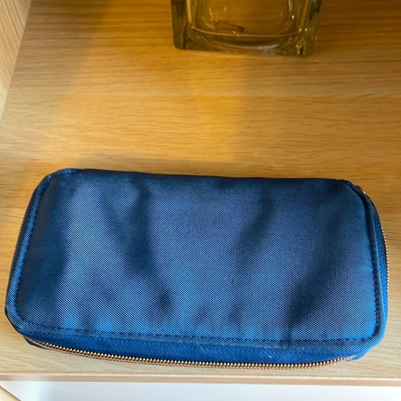 Travelon Ladies Wallet - Picture 5 of 10